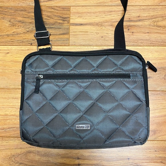 Travel Roots Satchel - Picture 6 of 7